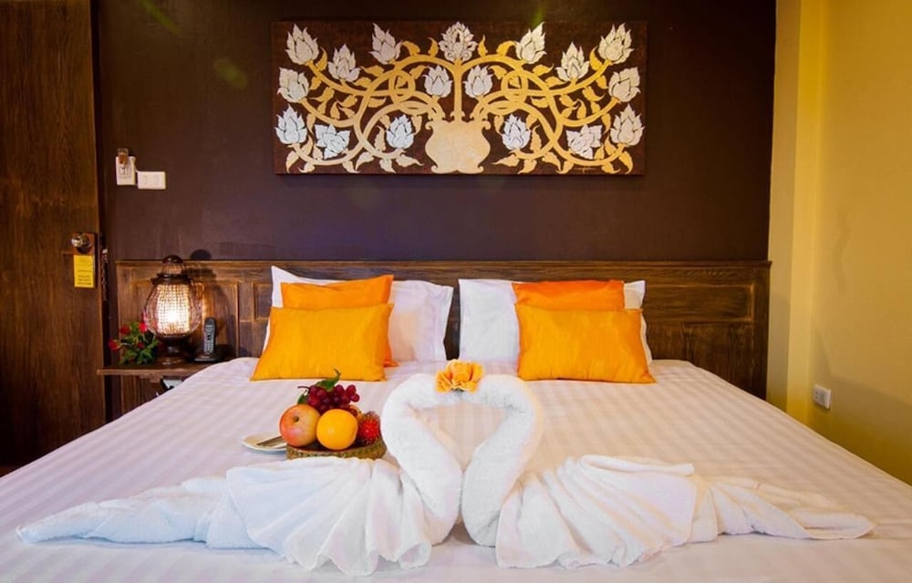 DELUXE, DOUBLE BED, CITY VIEW