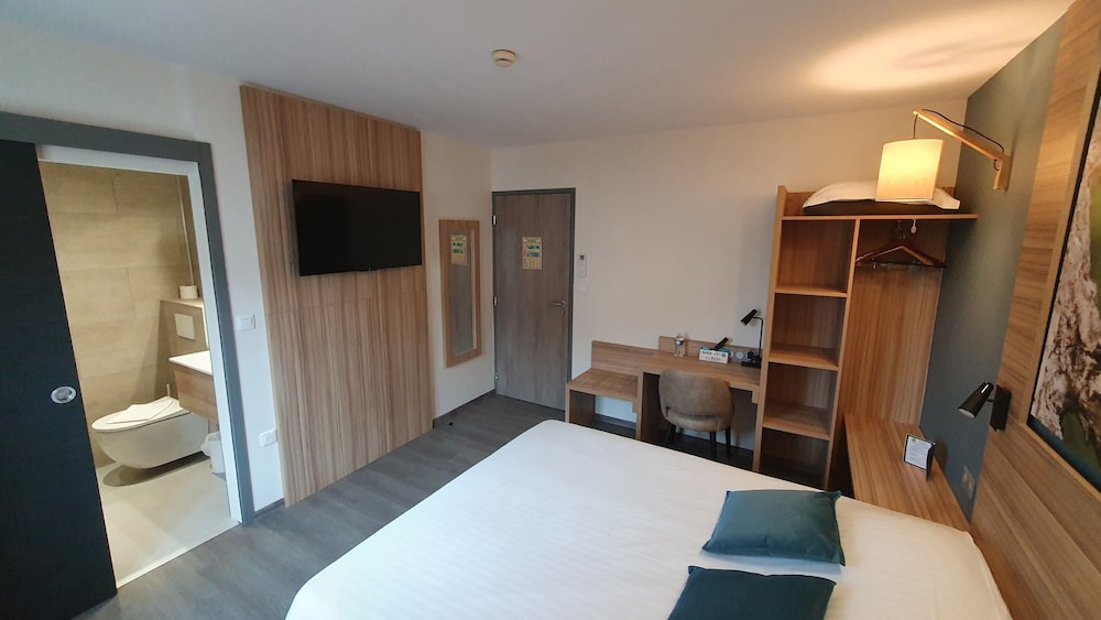 Logis Hotel Les Pasteliers 9/36
