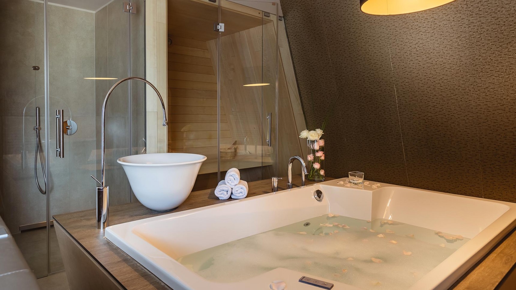 Deluxe, Suite, Sauna, Hot Tub
