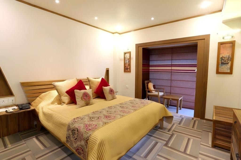 Suite, King Bed