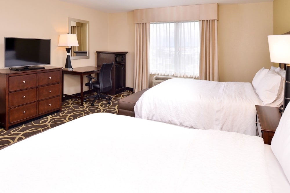 HAMPTON INN OMAHA MIDTOWN-AKSARBEN AREA 16/50