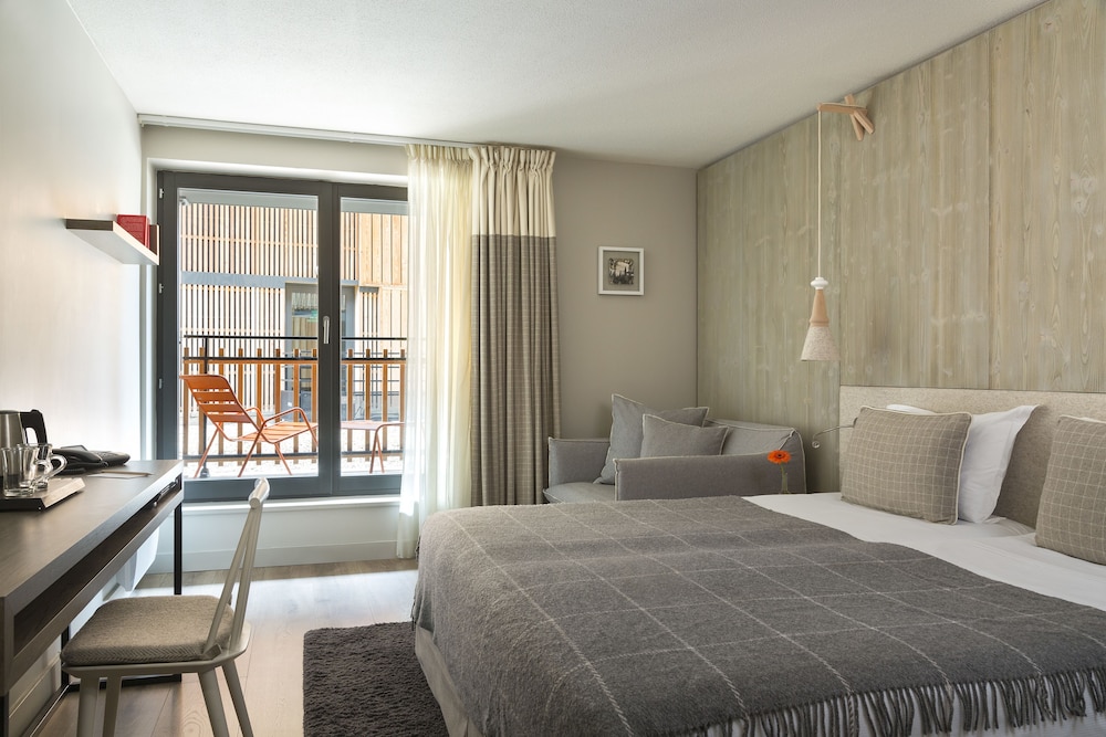 Room, Double Bed