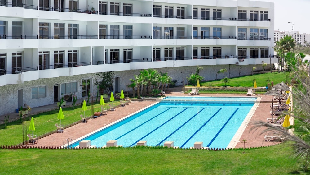 SABLES D'OR Appart & Hotel photo4