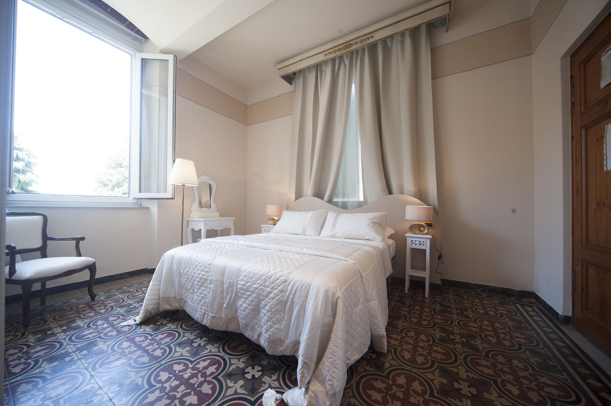 غرفة بسرير مزدوج، Lucca Relais 5/10