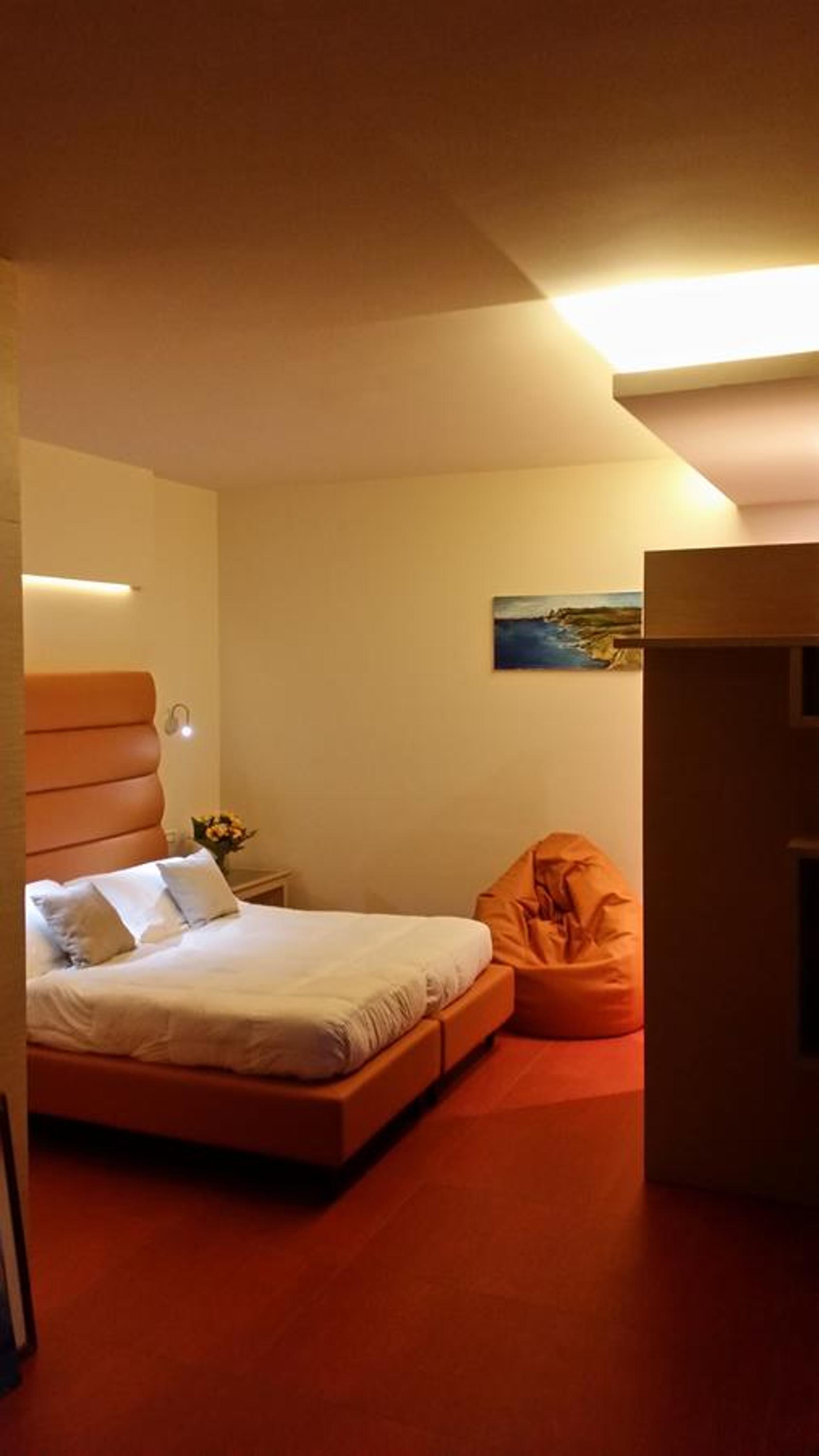 Room, Single
