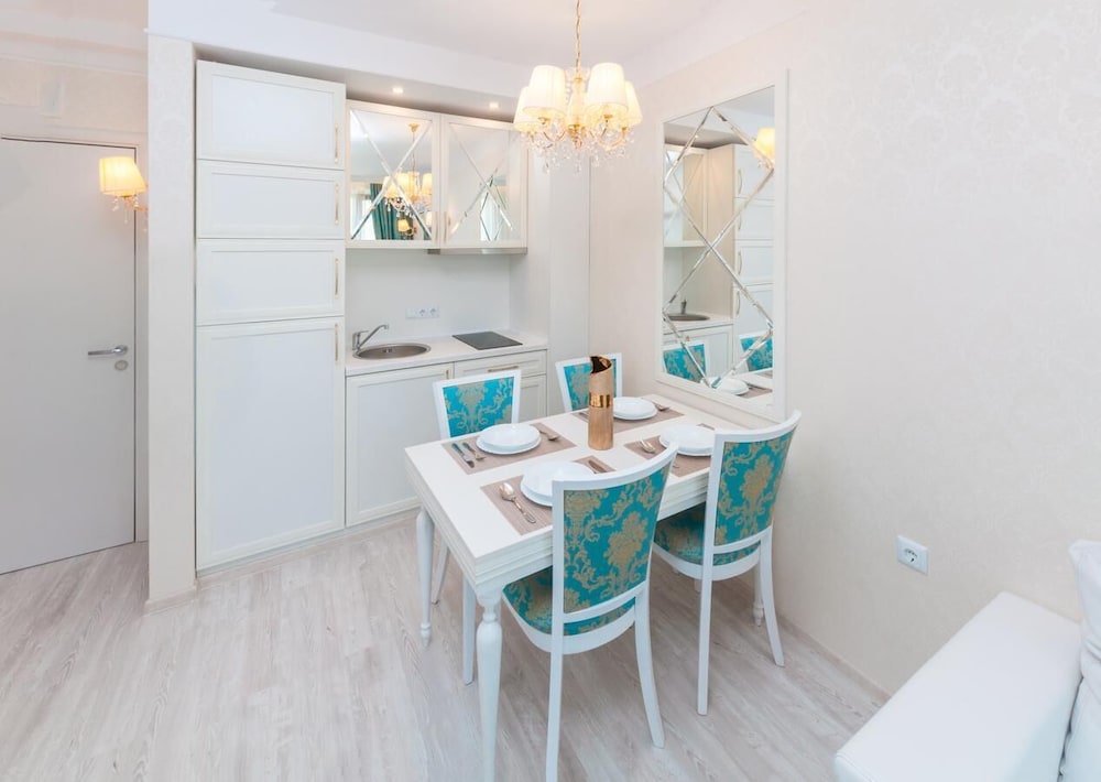 Harmony Suites 10 26/42