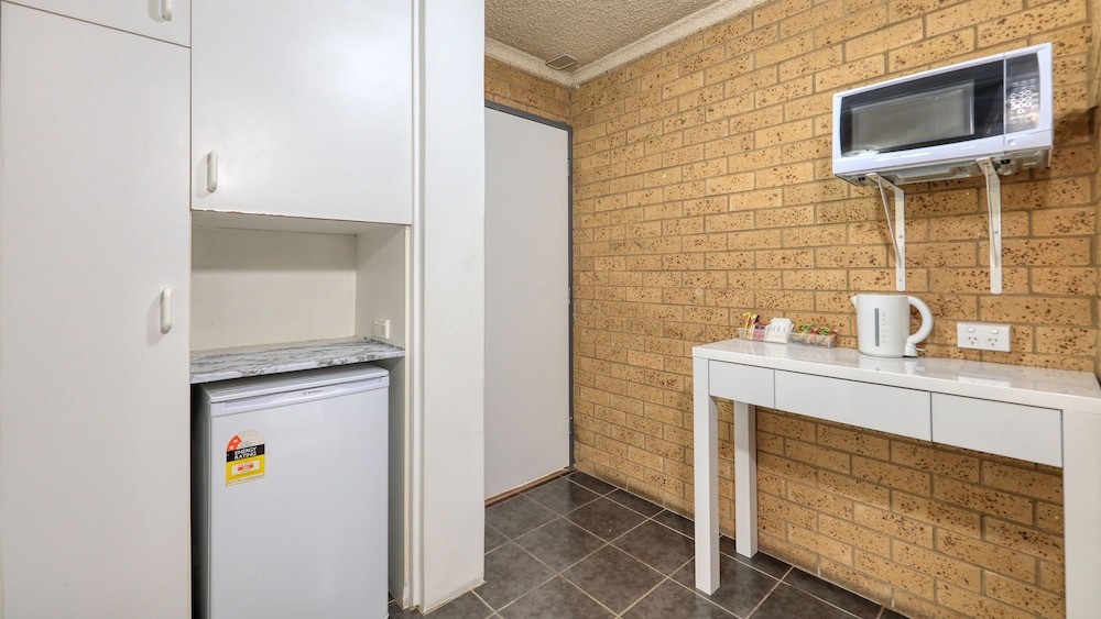 HAMILTON HUME MOTOR INN YASS 26/26