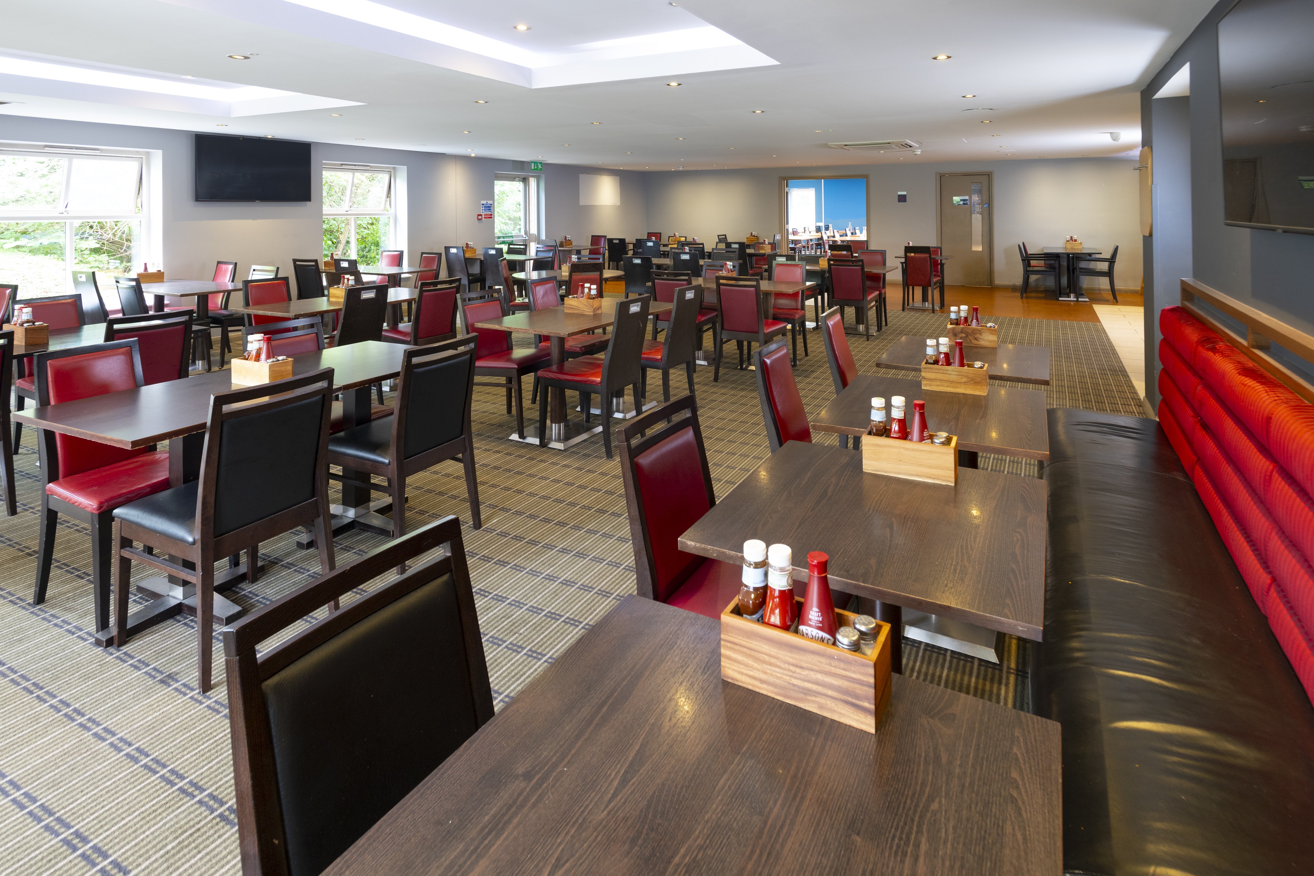 Holiday Inn Express Exeter 41/46