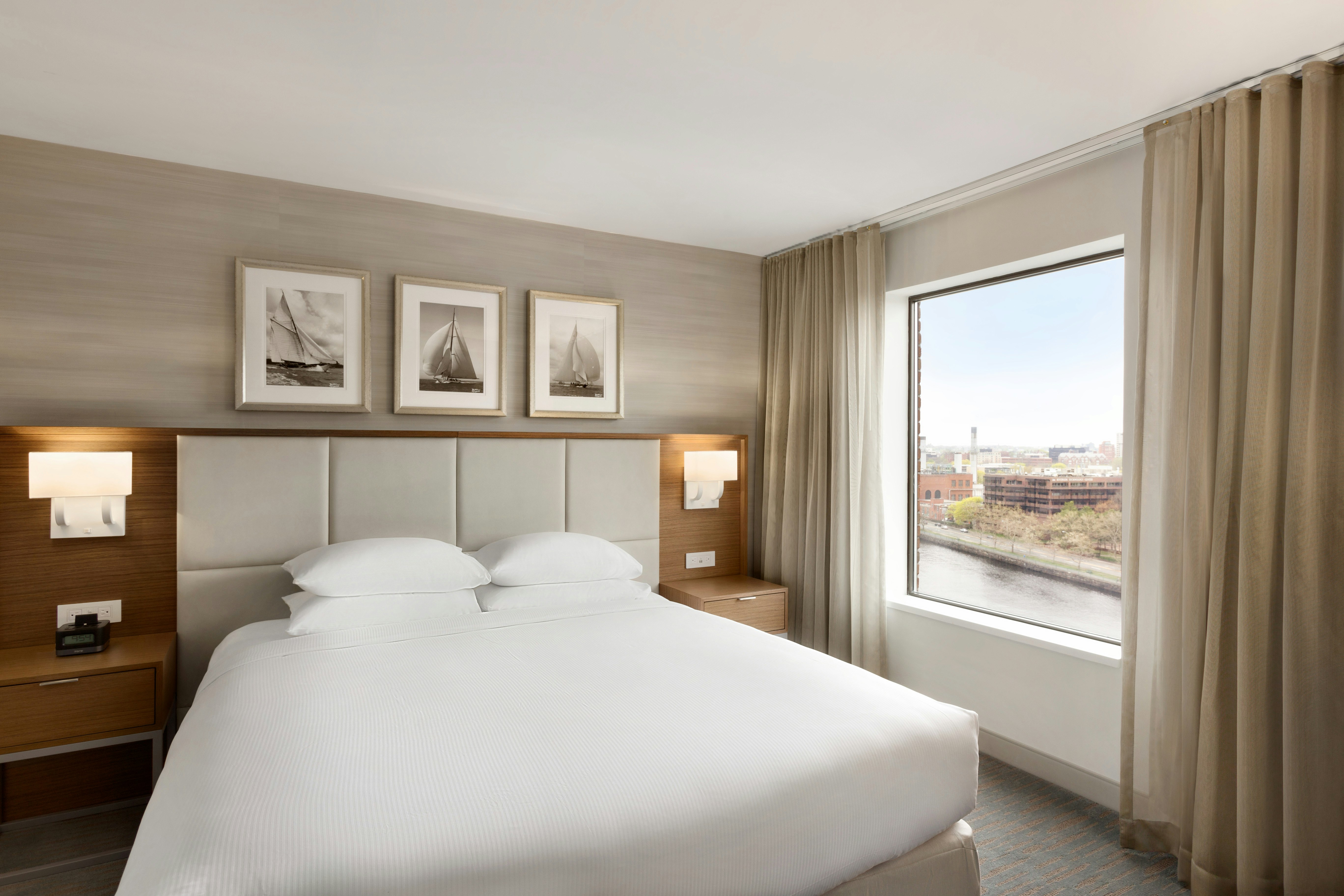 SUITE, KING BED, RIVER VIEW