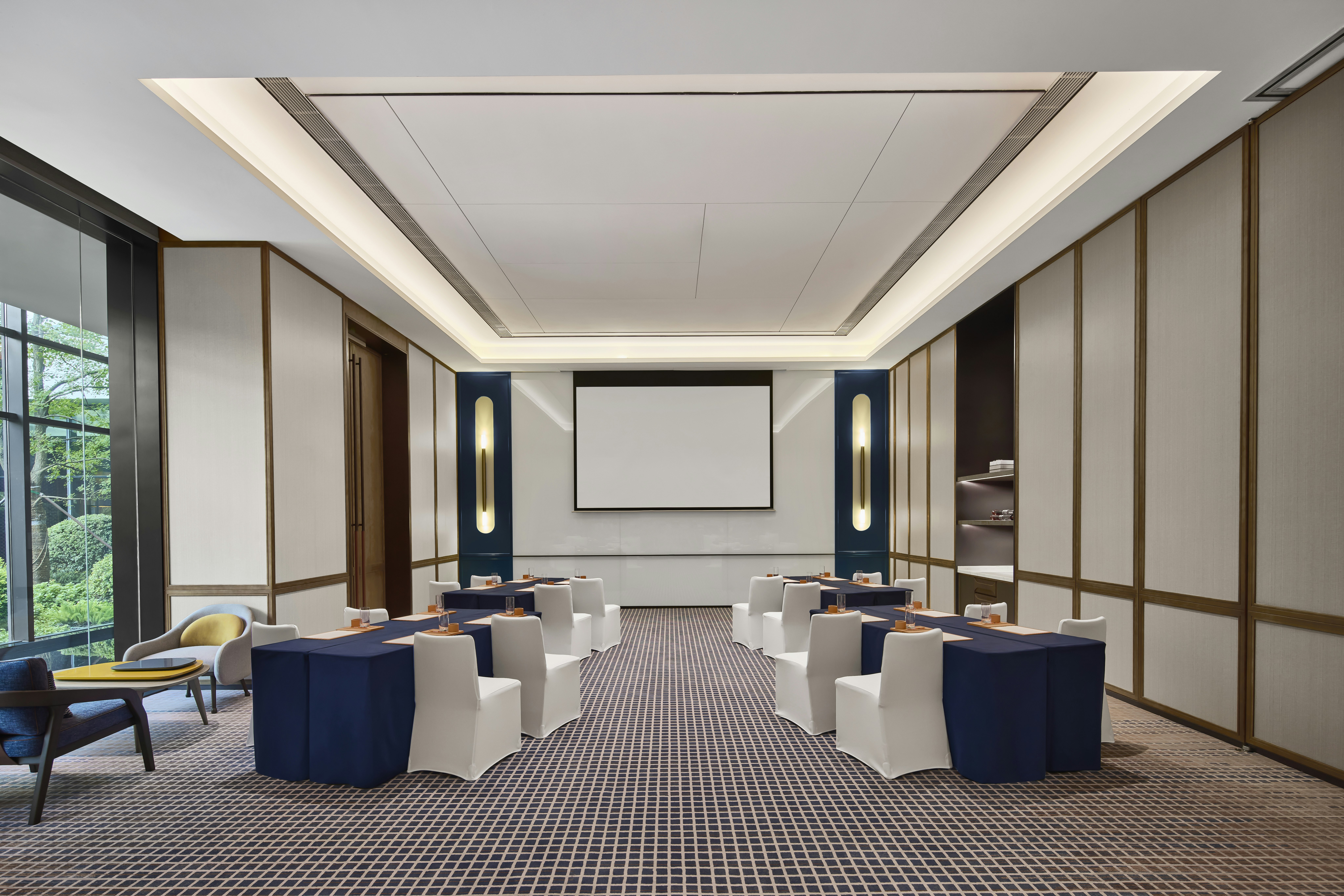 Canopy by Hilton Shanghai Belfry Plaza 34/37