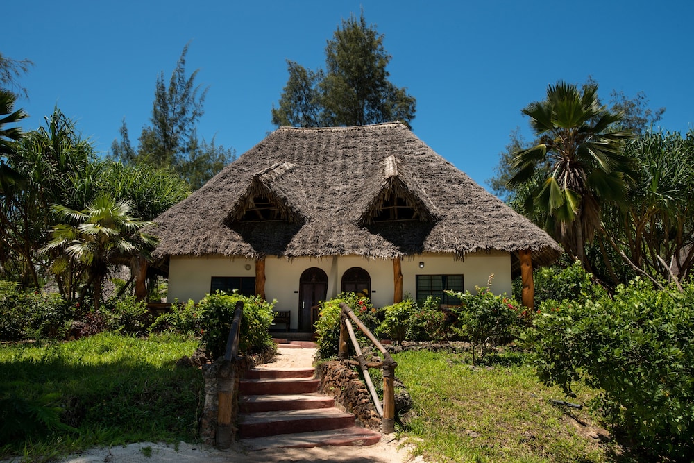 Pongwe Beach Hotel 45/50