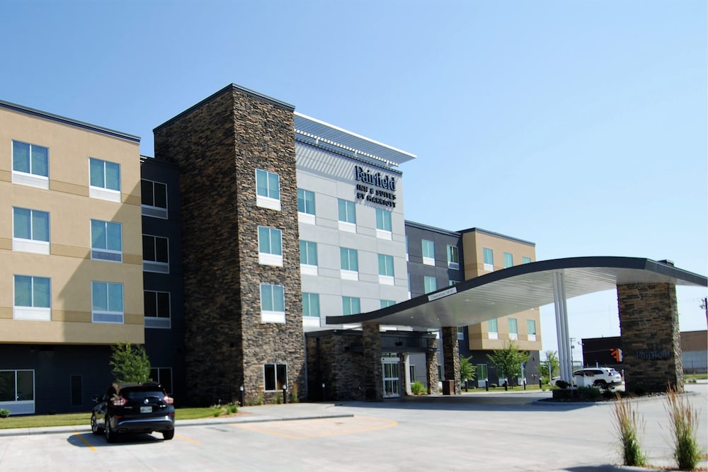 Fairfield Inn & Suites Winona 1/25