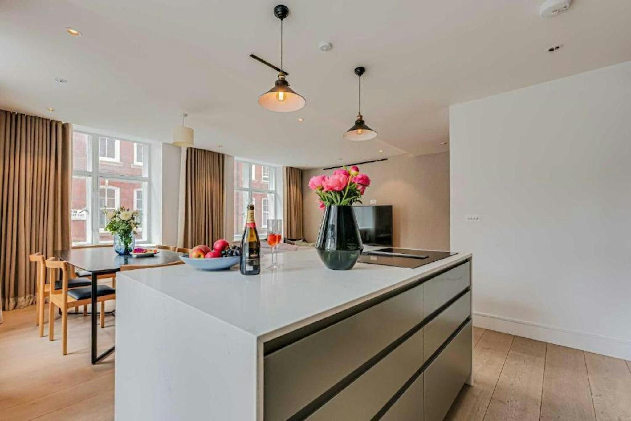 Westminster Apartments by D'Montrio 6/46