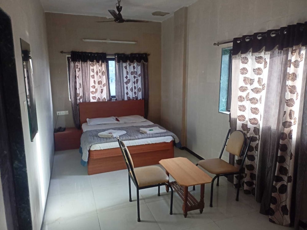 Hotel Dhruv Palace 38/47