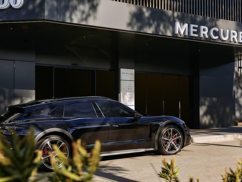 Mercure Melbourne Doncaster 65/70