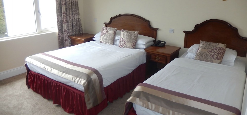 The Central Hotel Donegal 22/64