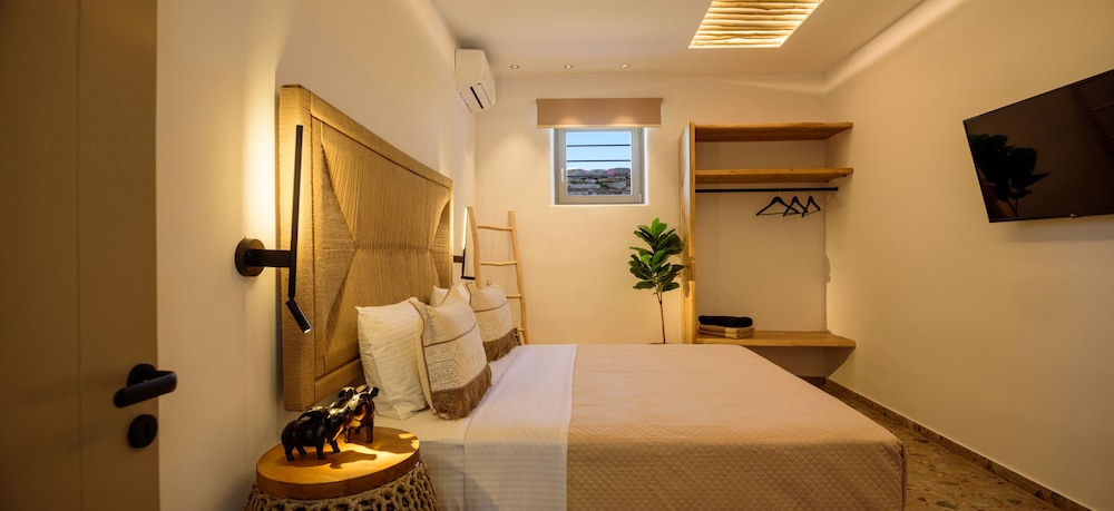 VRACHOS SUITES MYKONOS 35/75