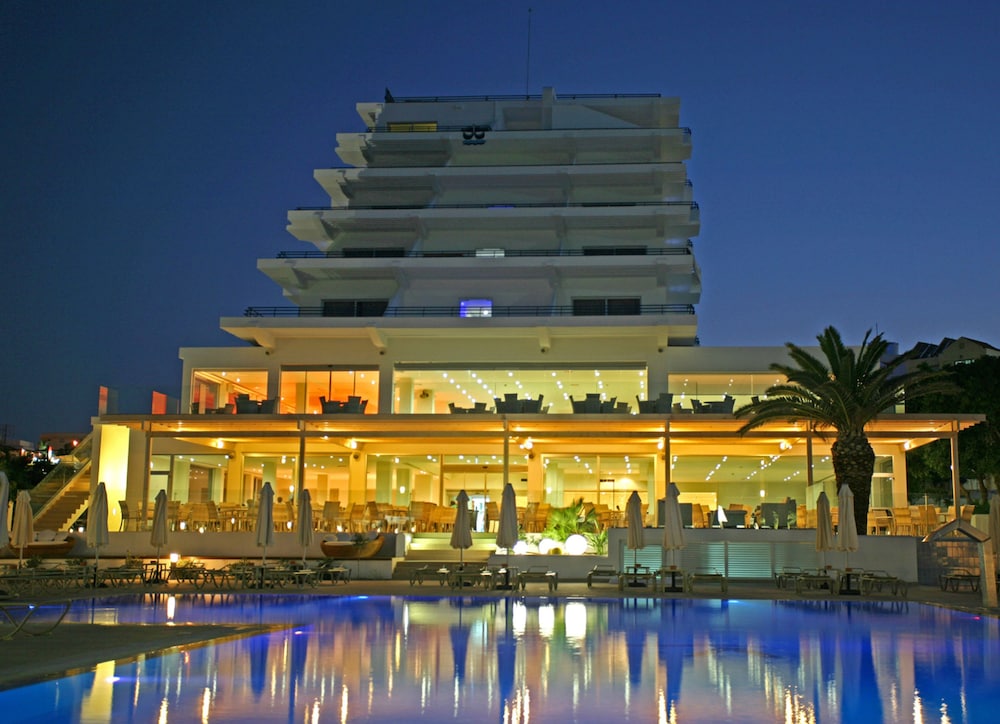 Vrissiana Beach in PARALIMNI