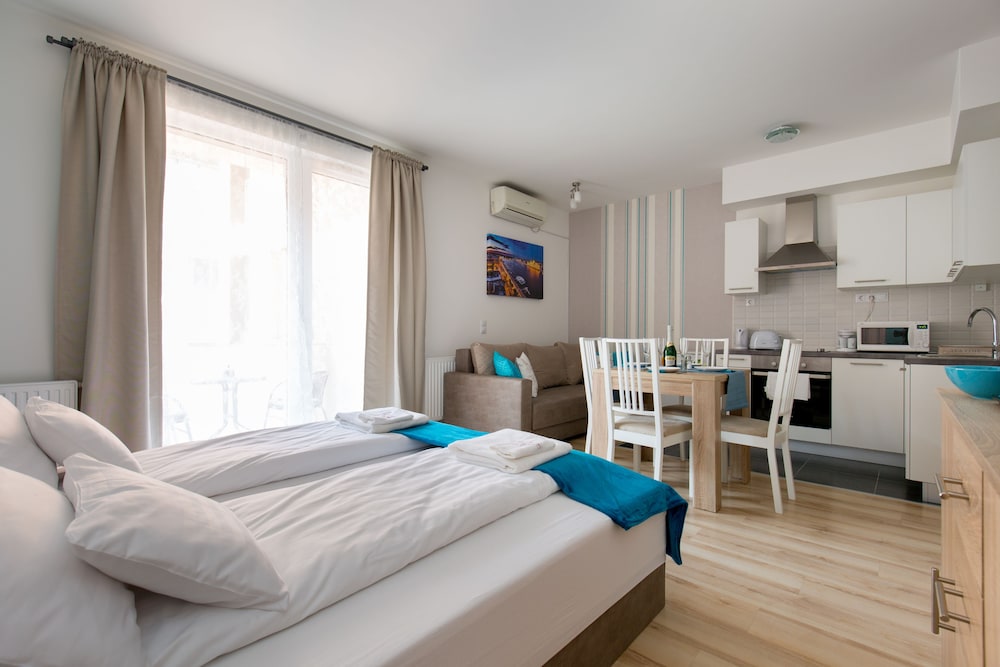 SUN RESORT APARTMENTS 6/33