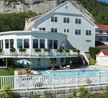 The White Mountain Hotel And Resort 5/49