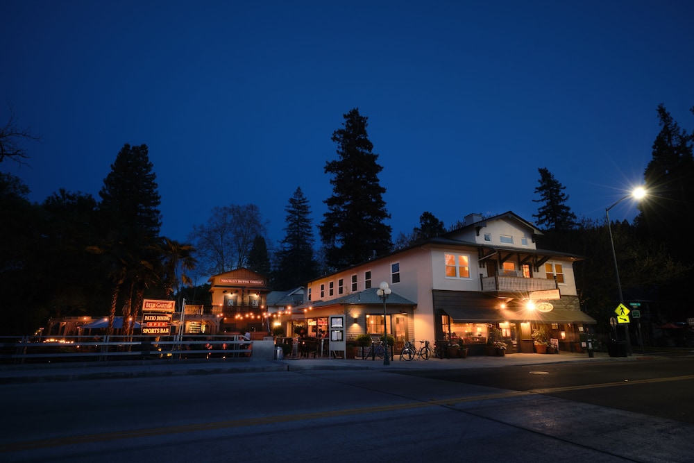 Calistoga Inn Restaurant And Brewery 5/69