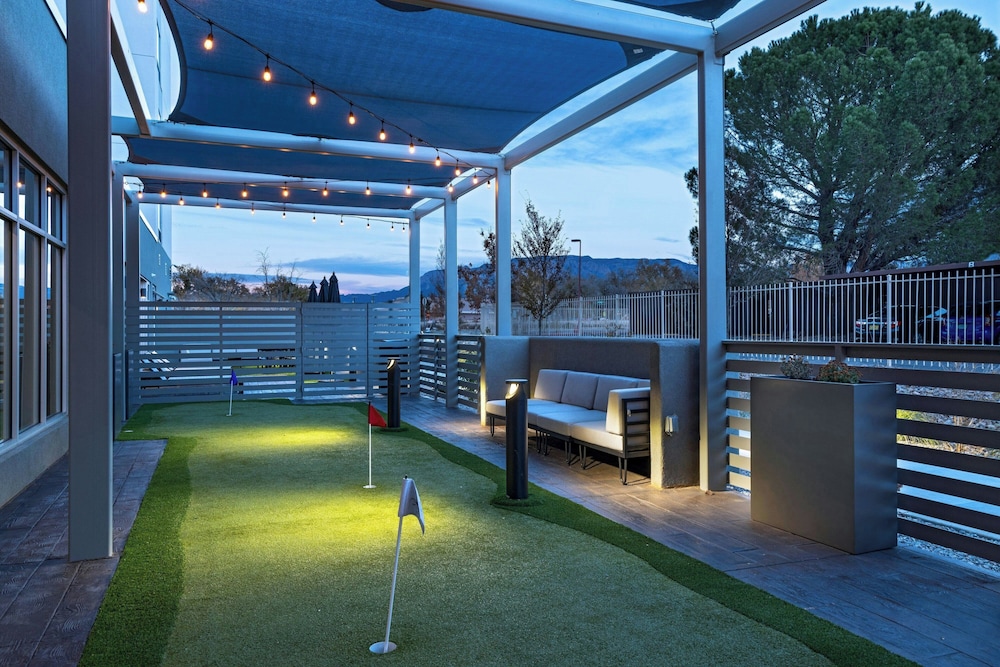Fairfield By Marriott Inn & Suites Albuquerque Uptown 23/25