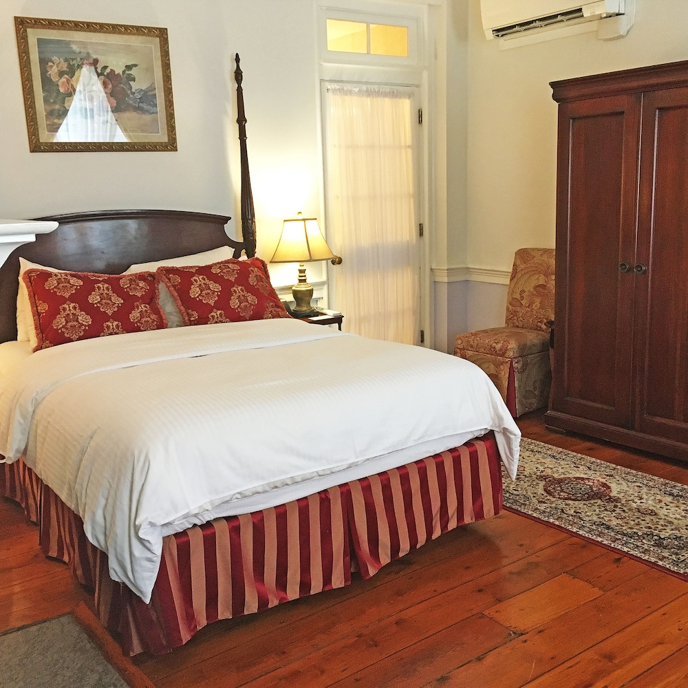 Morris House Hotel 8/50