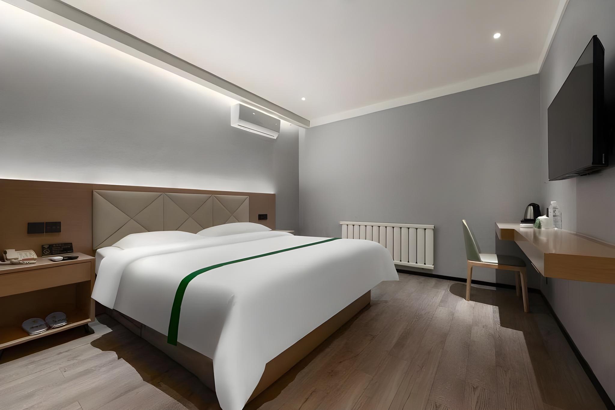 Guest Room, Double Bed, No Window