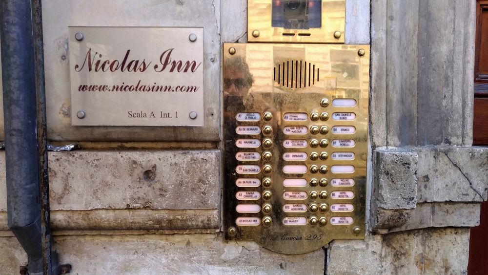 Nicolas Inn 33/50