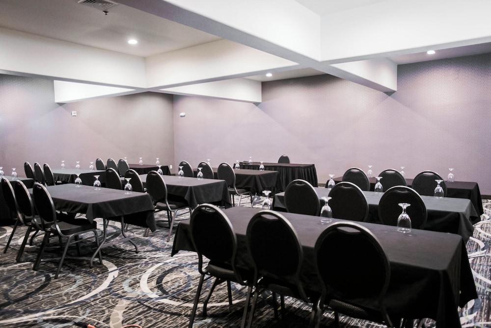 Holiday Inn Longview North 70/80