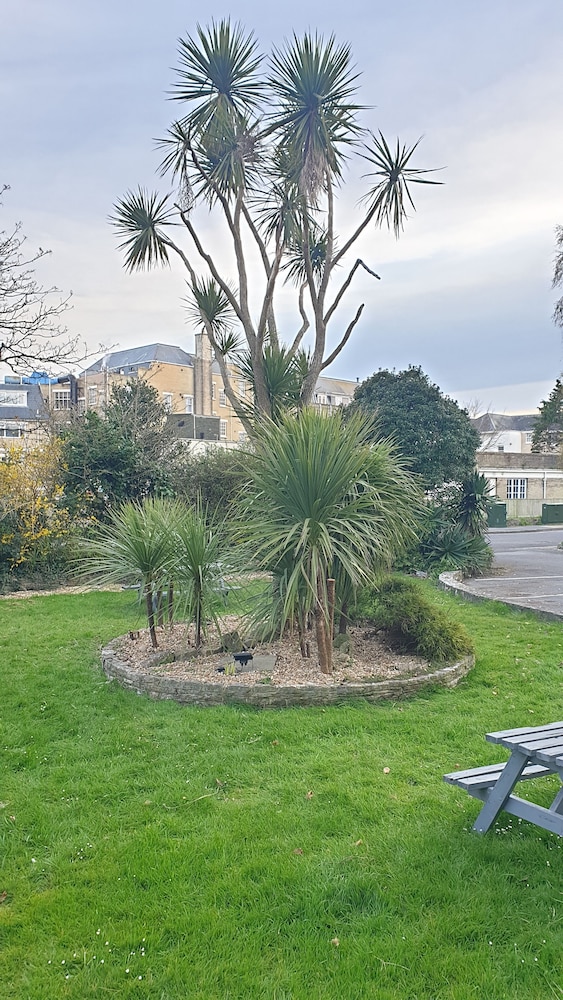 Heathlands Hotel Bournemouth 42/48