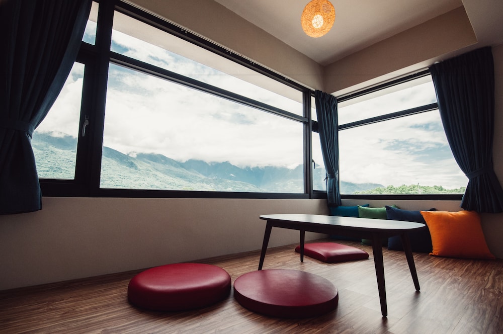 Zai Yan-Yan B&B 34/54