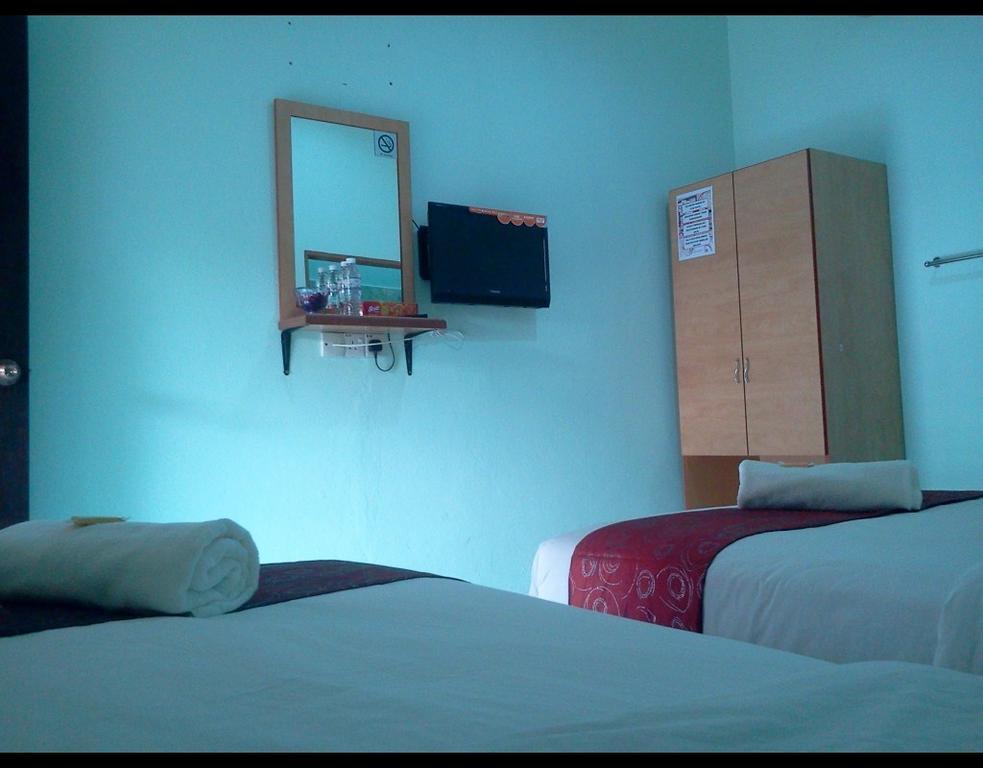 Rose Inn Motel 22/26