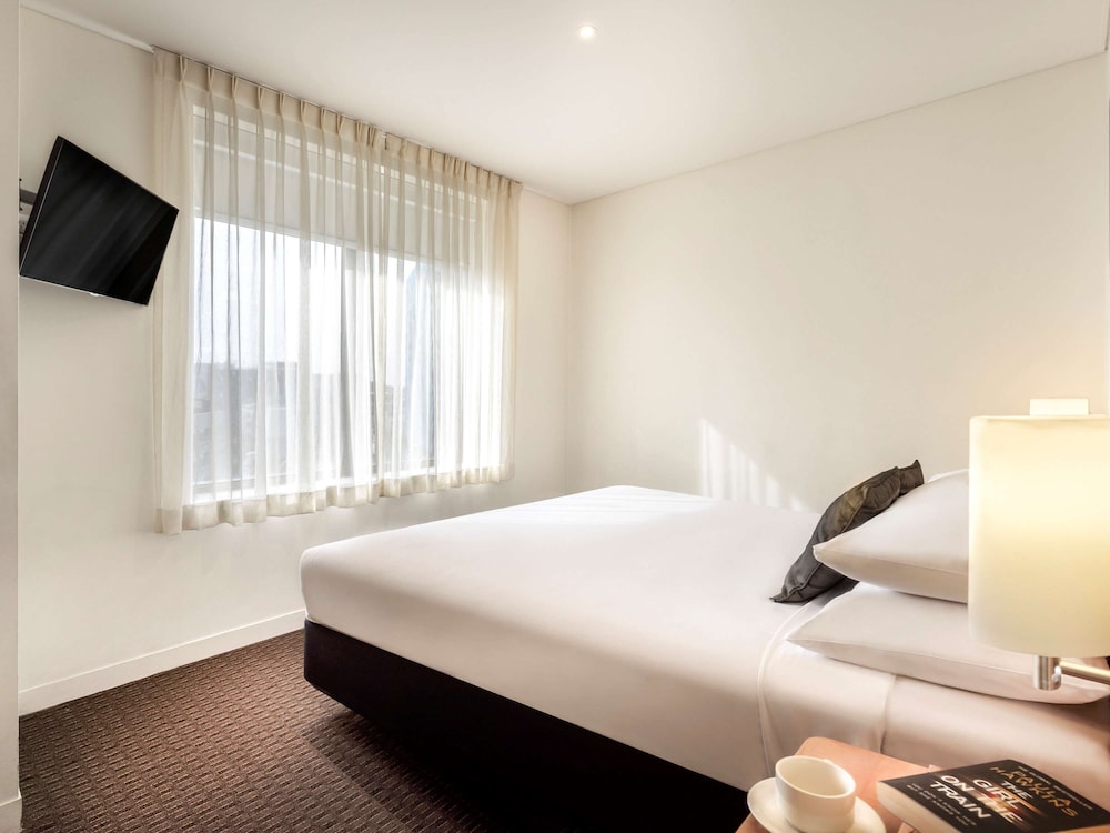 ibis Melbourne Hotel and Apartments 24/70