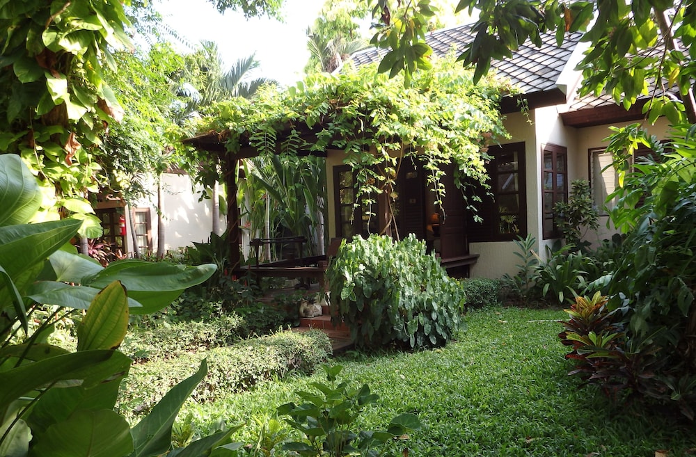 Montien House 43/50