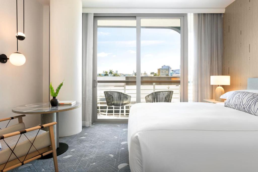Premium, King Bed