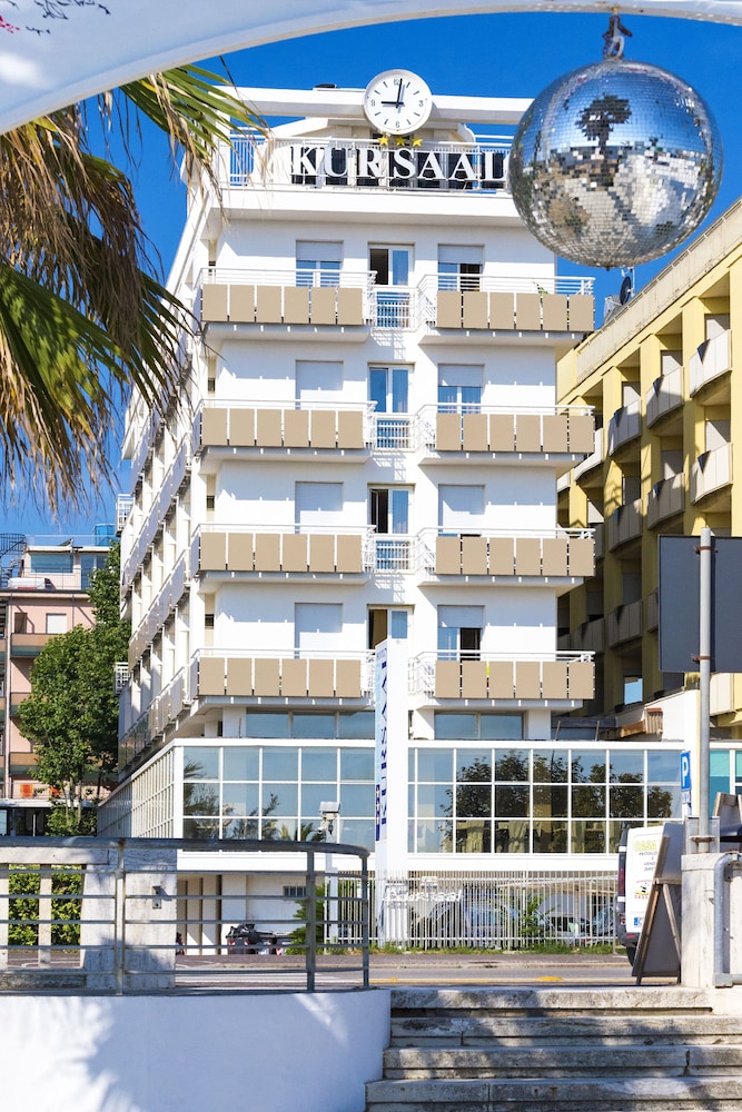 ホテル クルザール(HOTEL KURSAAL) 写真1