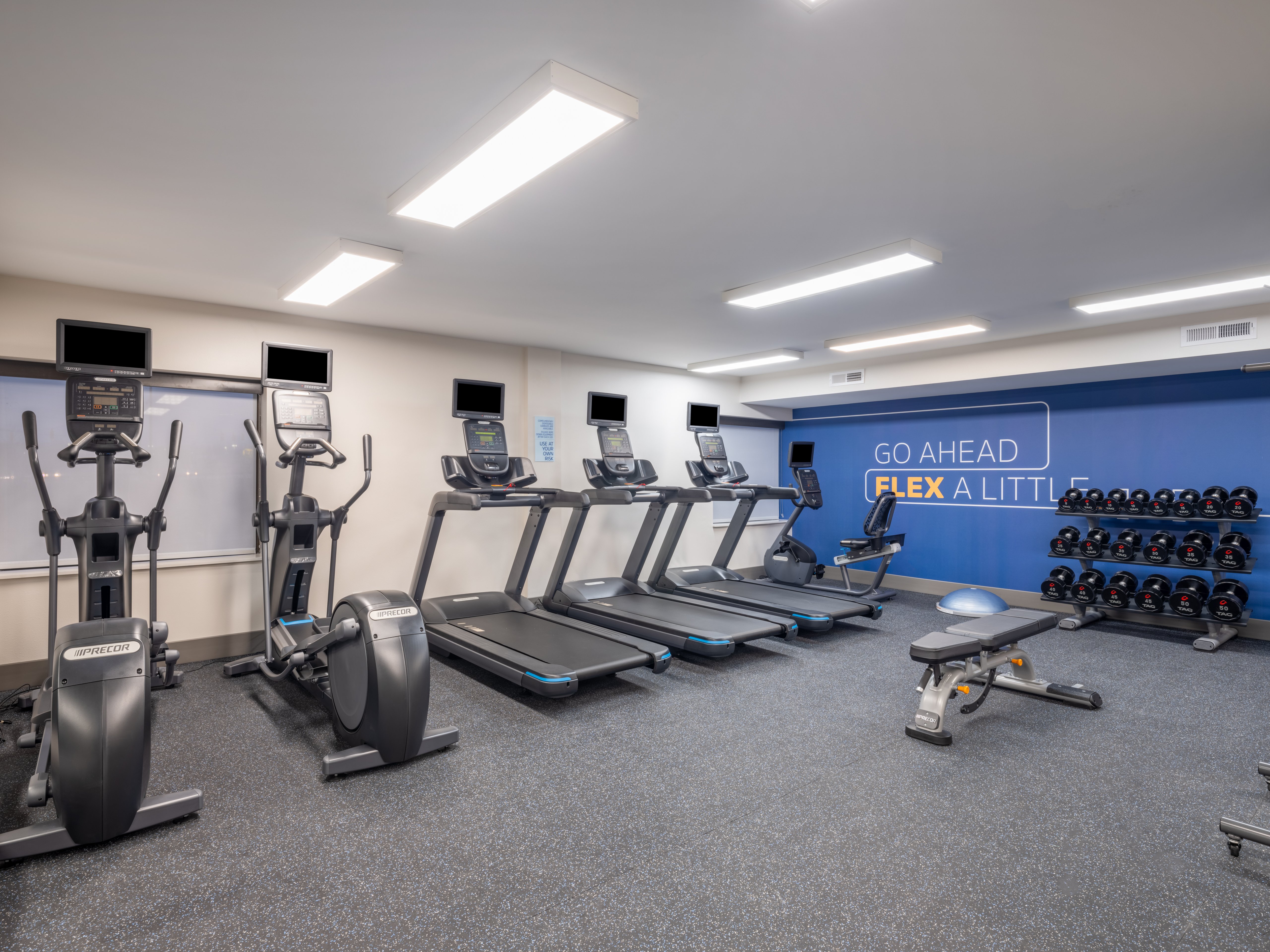 Holiday Inn Express & Suites Greensboro - (I-40 @ Wendover) 31/48