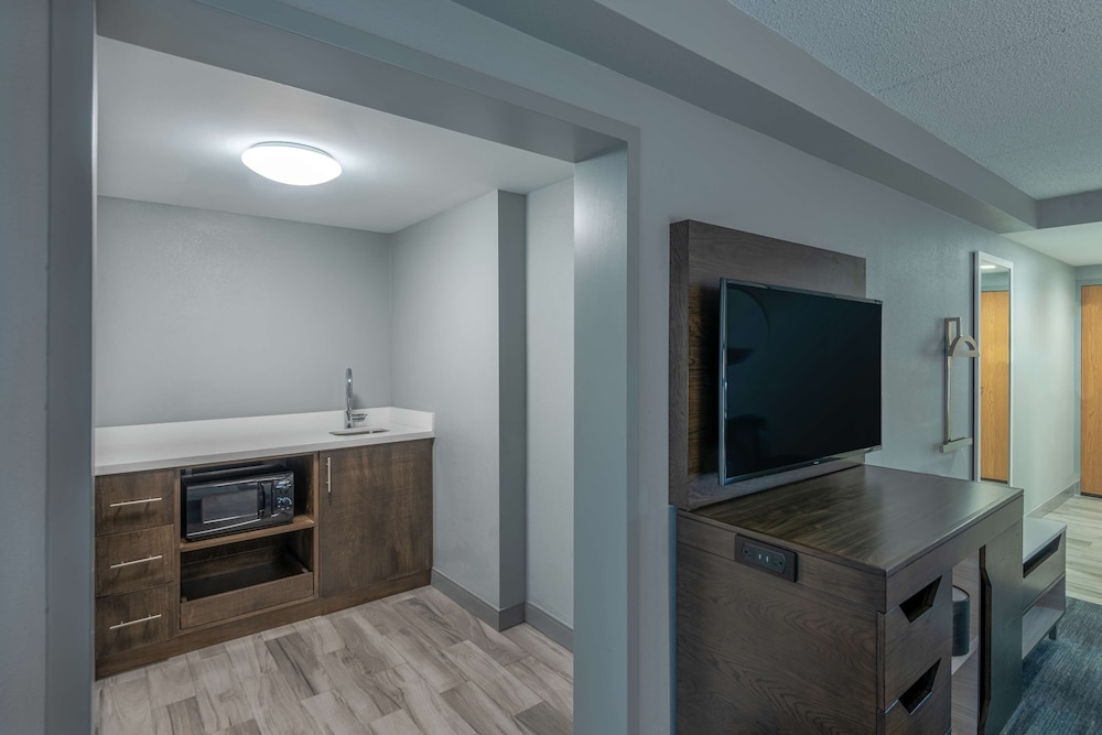 Hampton Inn Waldorf 13/47