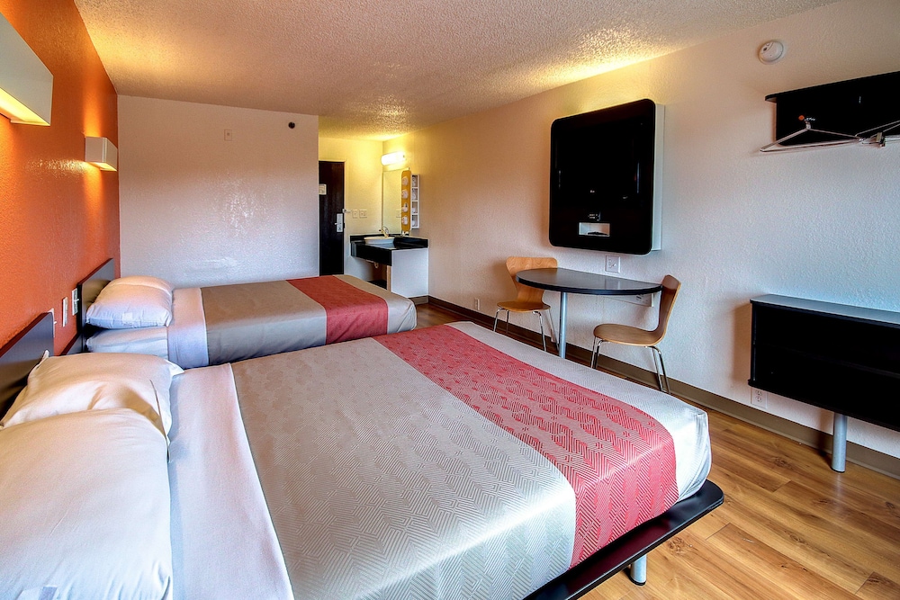 Motel6 King Of Prussia, PA - Philadelphia 24/48