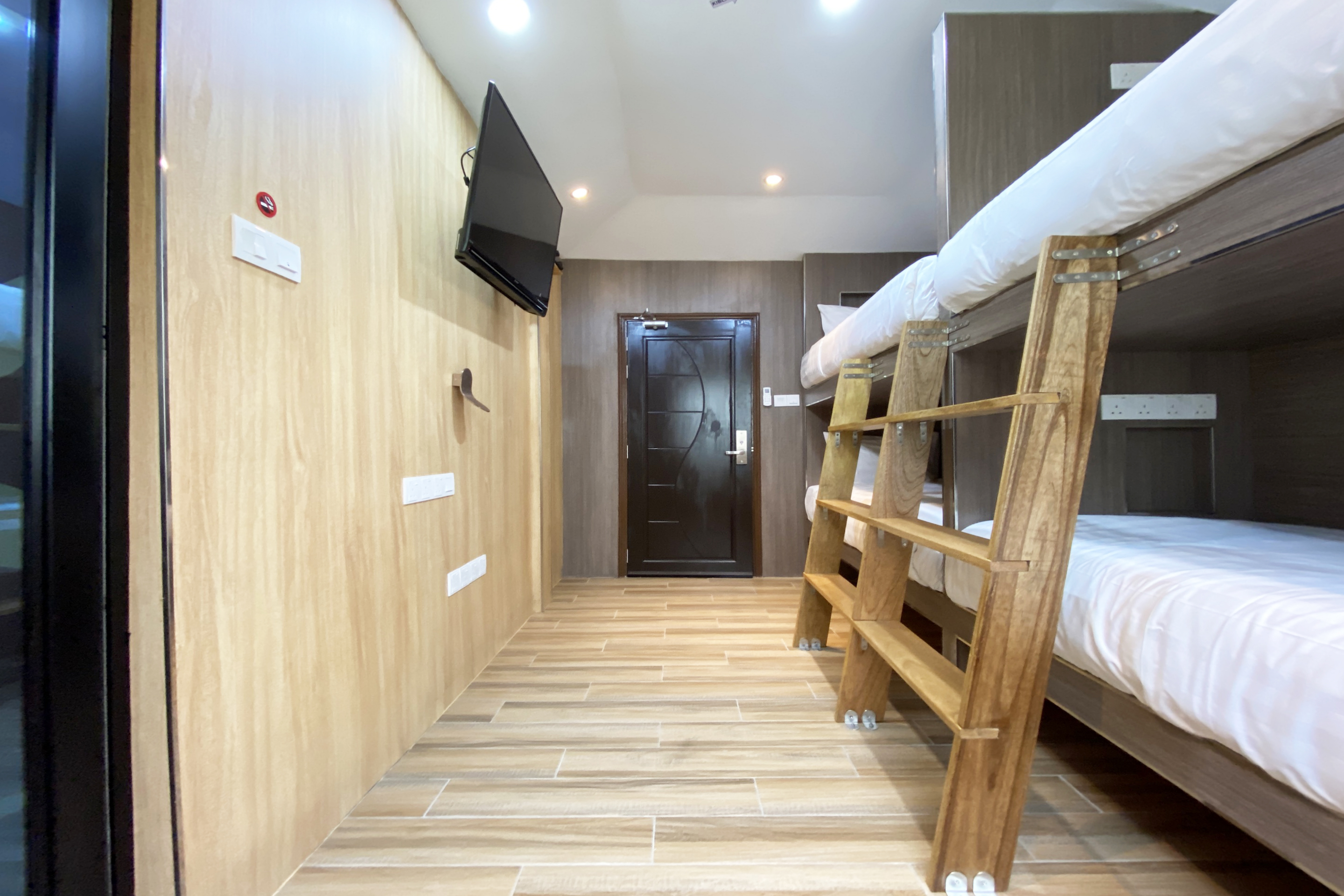 OYO 90262 Kota Kinabalu Homestay, Villa & Suite Boutique 7/18