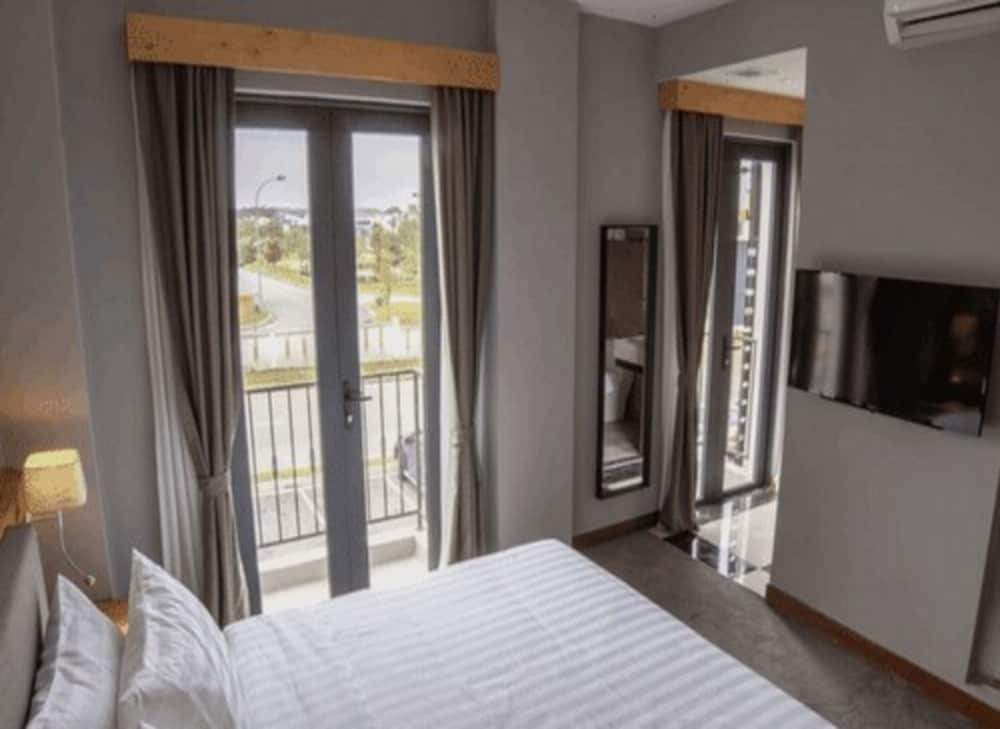 Redpine Boutique Hotel 26/38