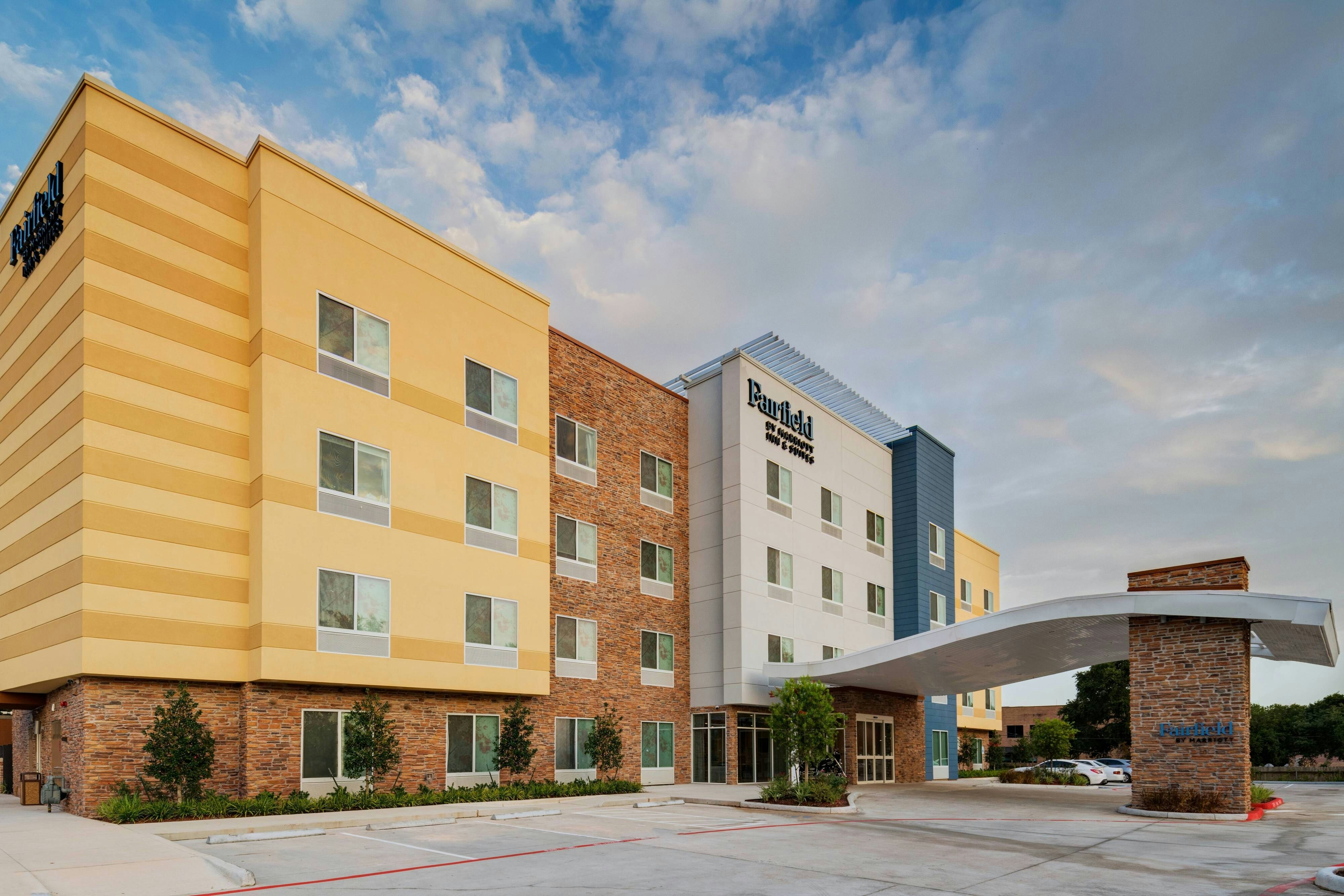 Fairfield Inn & Suites By Marriott Houston Missouri City 2/30