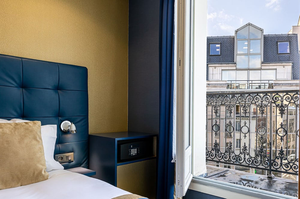 TRIANON GARE DE LYON 28/45