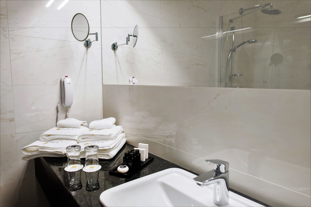 Royal Hotel and Spa 34/34