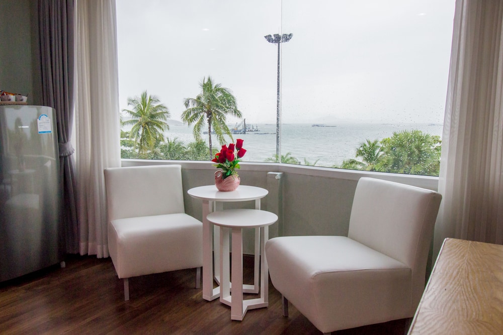 The Beach Front Resort Pattaya 70/87