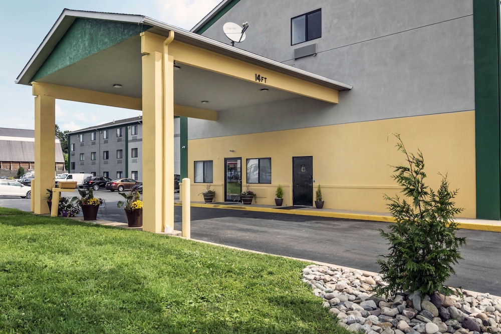 Motel6 Lancaster, PA 36/41