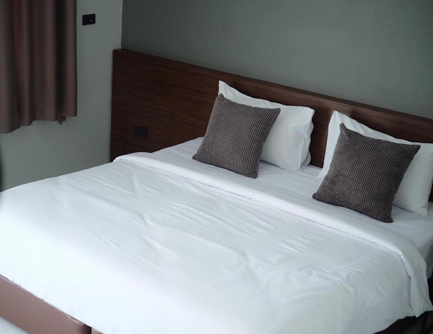 Room, Double Bed