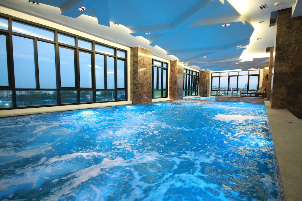 swimming pool spa