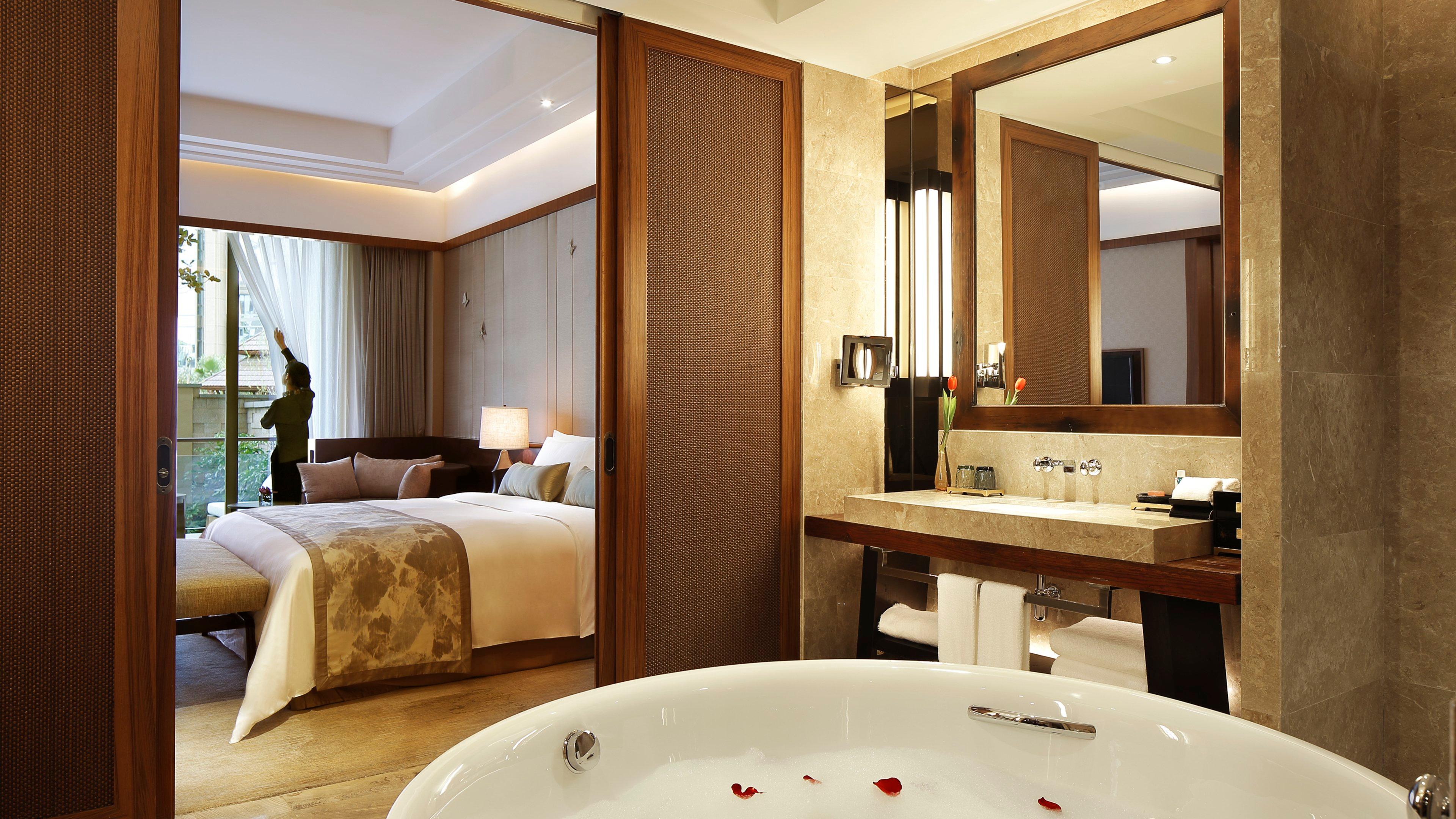 غرفة بريميوم بسرير مزدوج، InterContinental Kunming 2/3